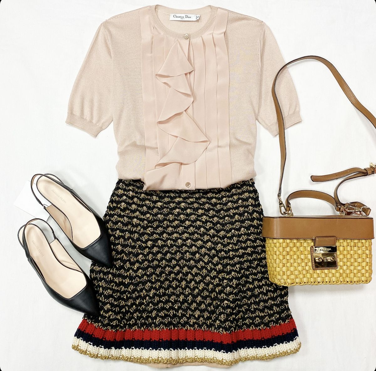 Кофта / отделка шелк / Christian Dior размер 38 цена 10 770 руб Юбка Gucci размер XXS цена 23 078 рубТуфли Fabiana Filippi размер 37 цена 18 463 руб Сумка Michael Kors