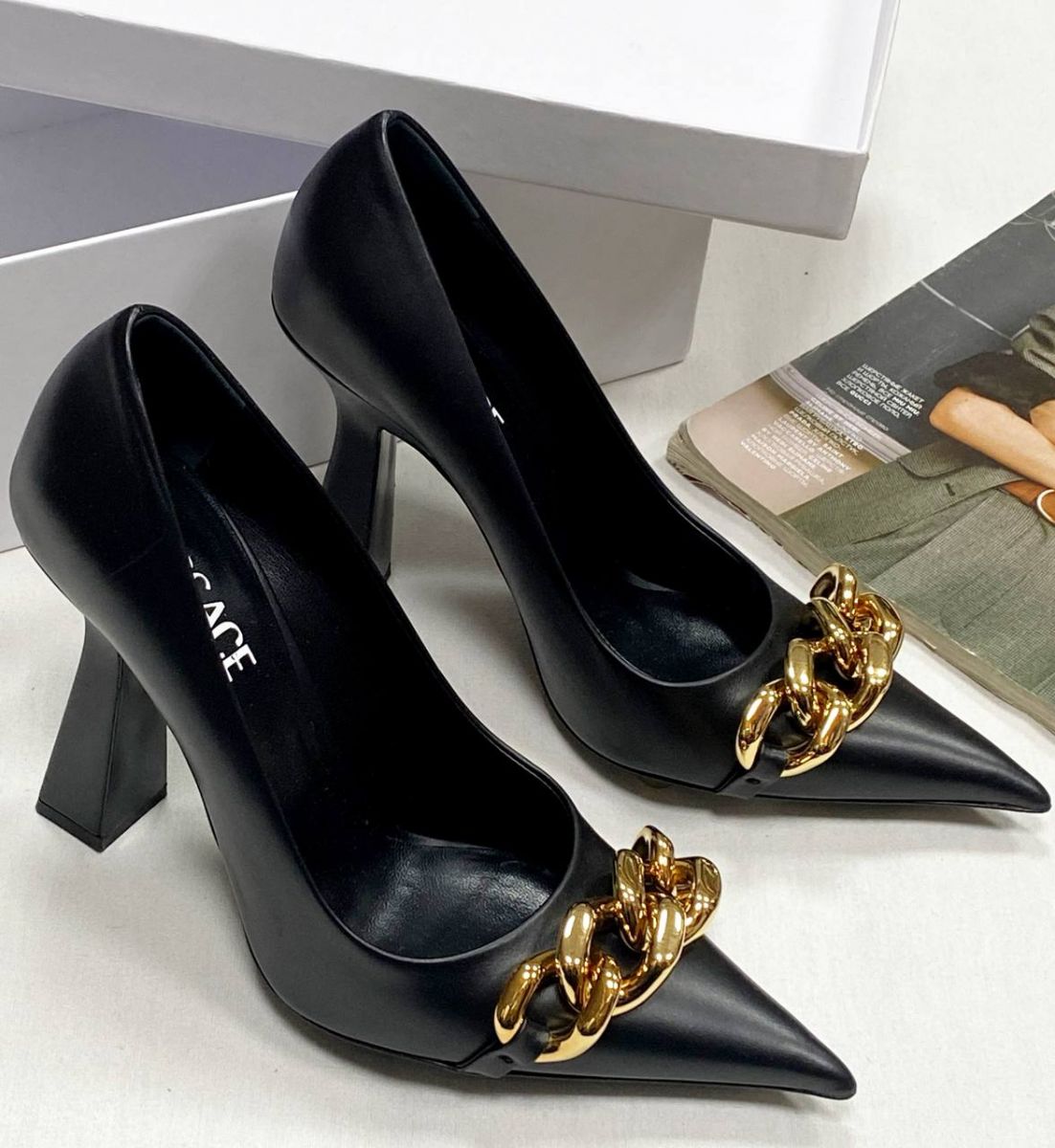 Туфли Versace размер 38.5 цена 31 310 руб

