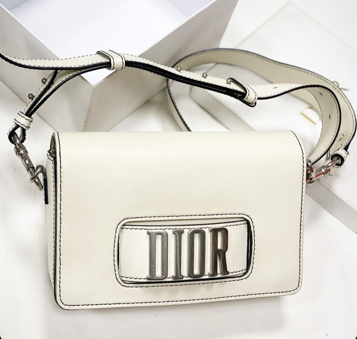 Сумка Christian Dior размер 25/15 цена 107 693 руб 