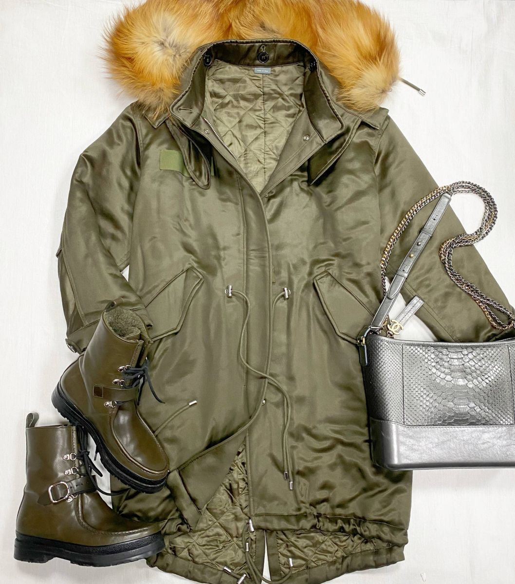 Парка Alexander McQueen размер 40 цена 54 793 руб 
Ботинки / на меху / Hermès размер 39 цена 78 275 руб 
Сумка Chanel