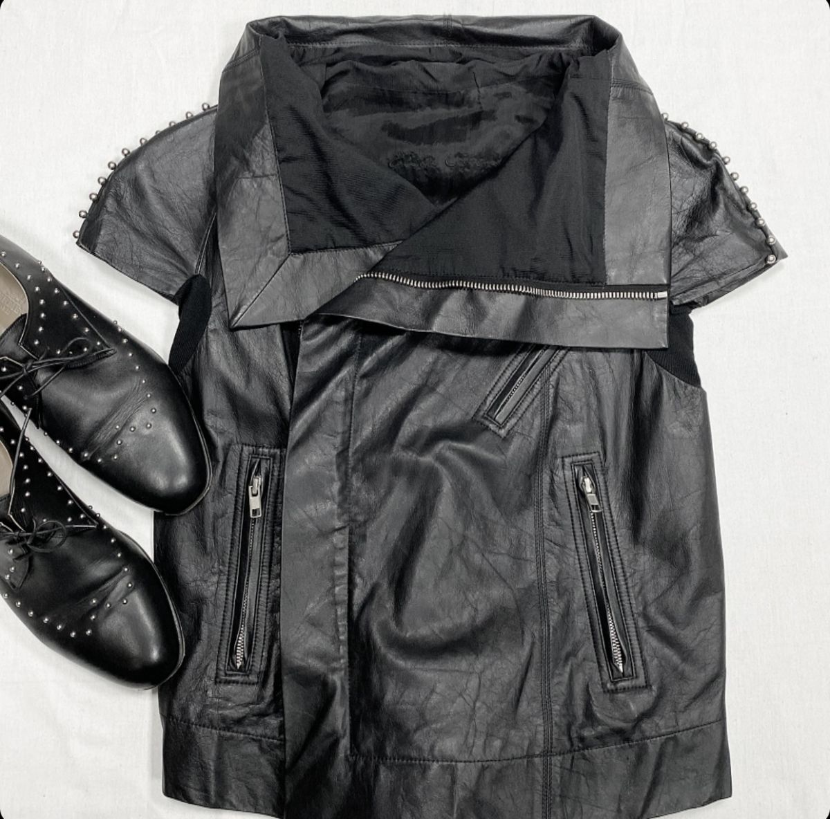 Куртка / кожа / отделка металл / Rick Owens размер 44 цена 30 770 руб Ботинки Hermès размер 38.5 цена 30 770 руб