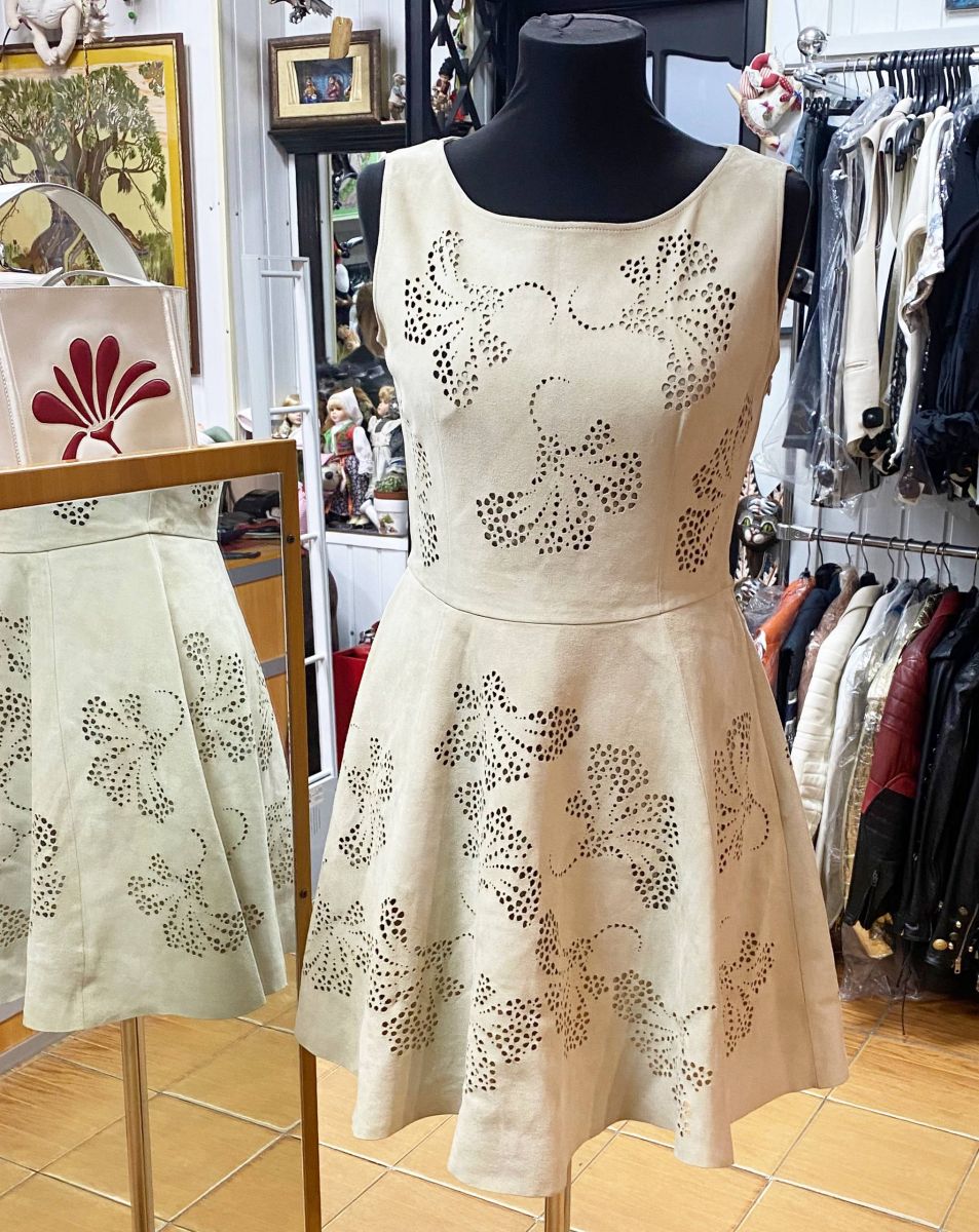 Платье/ замша/ Prada размер 44 цена 31 310 руб