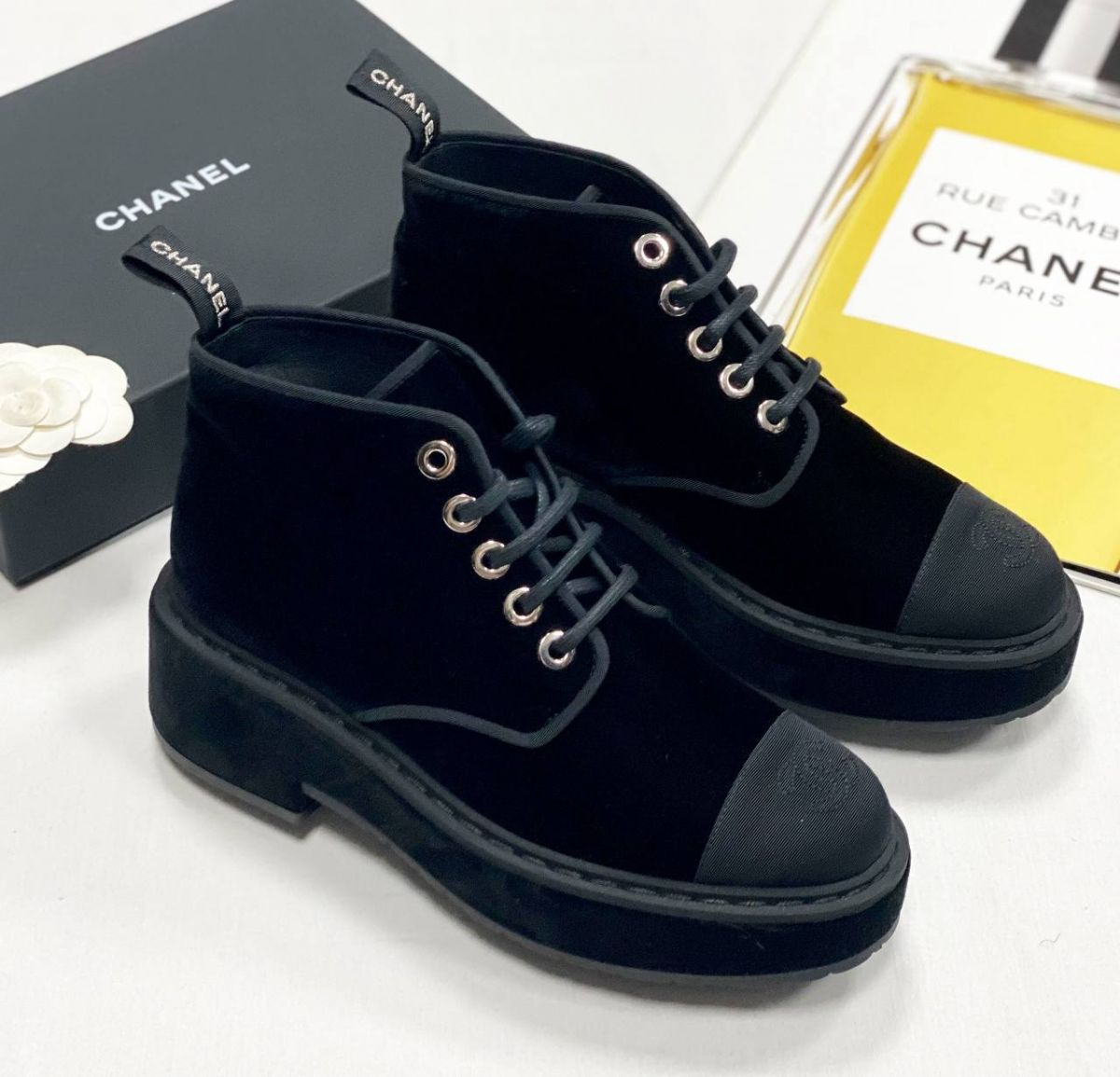 Ботинки /бархат/ Chanel размер 37.5 цена 76 925 руб 