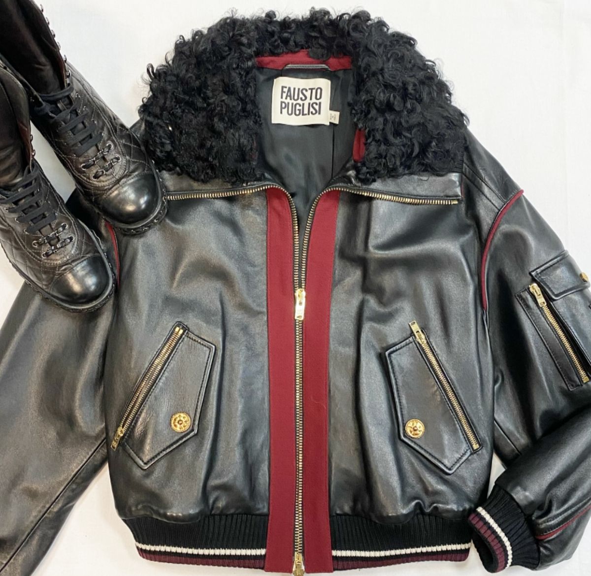Куртка / кожа / утепленная / Fausto Puglisi размер 40 цена 46 155 руб Ботинки Chanel размер 39.5 цена 38 463 руб