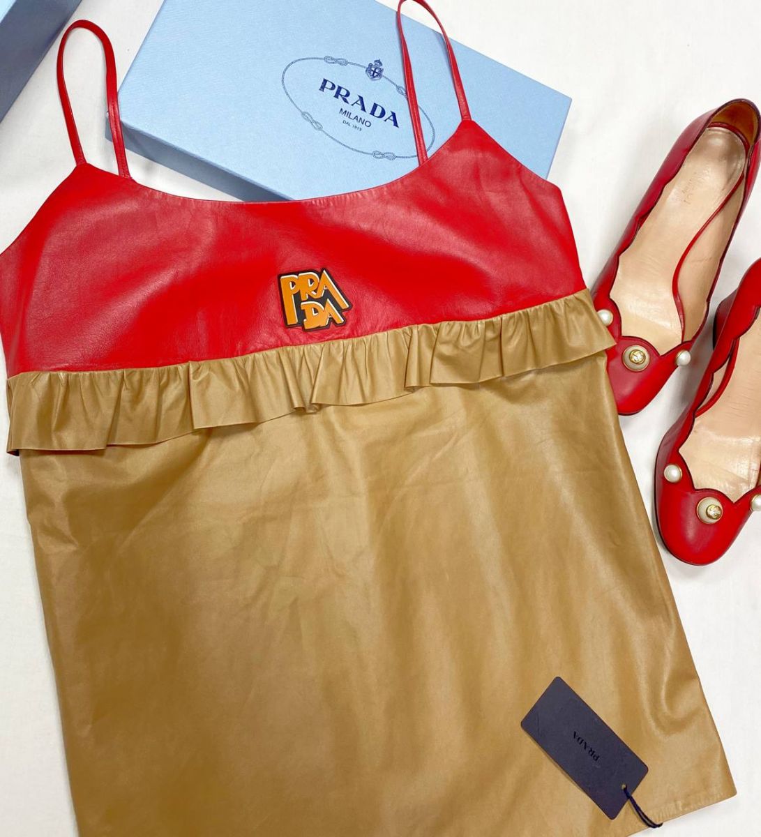 Топ / кожа / Prada размер 40 цена 39 138 руб / с бирками /