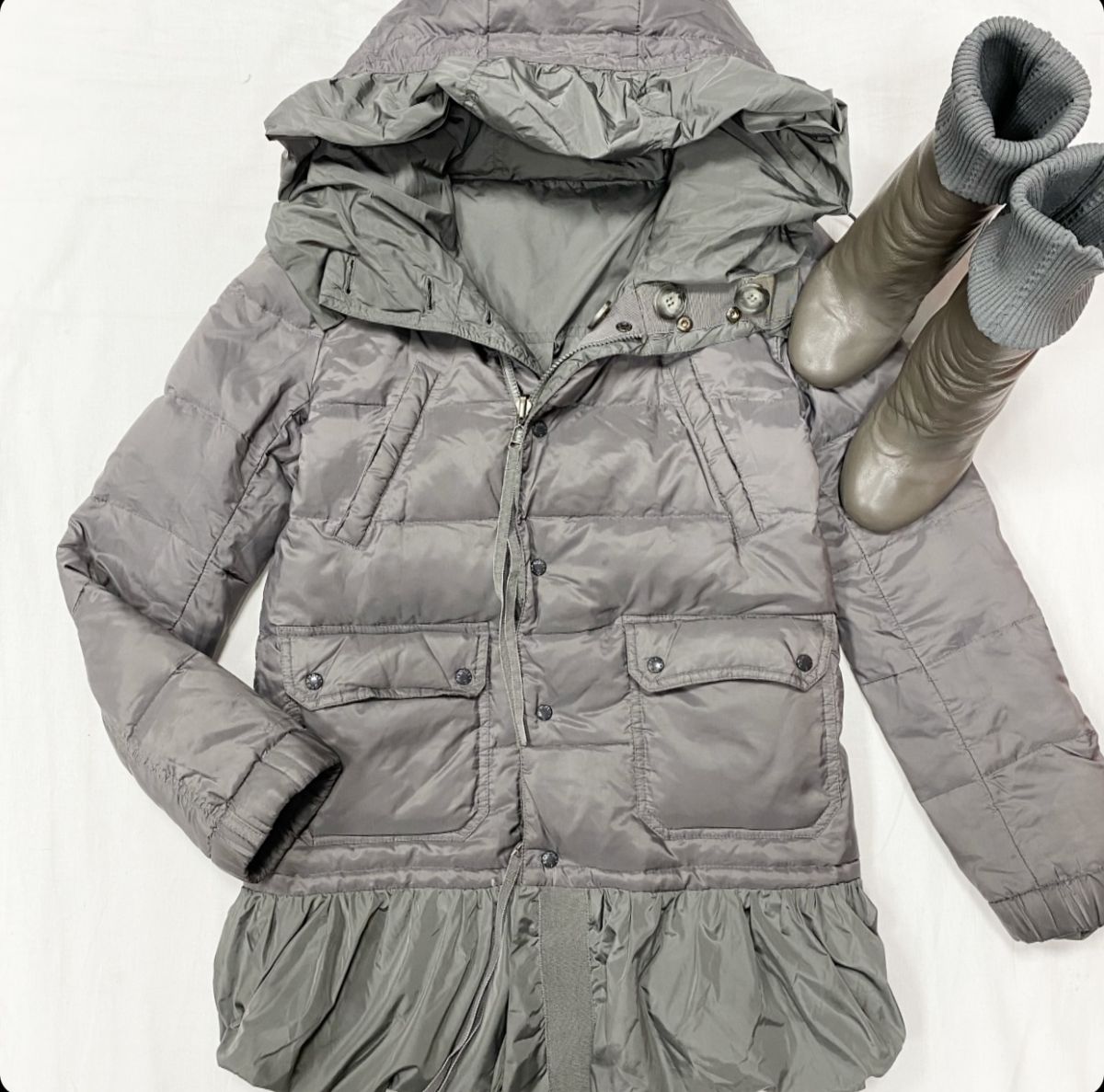 Пуховик / двухсторонний / Moncler размер 1 цена 27 693 руб Ботильоны Chanel размер 38.5 цена 30 770 руб