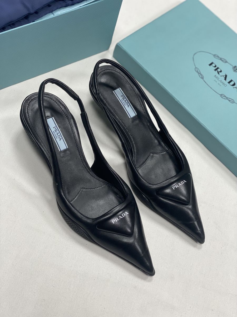 Босоножки Prada размер 37 цена 39 138 руб 