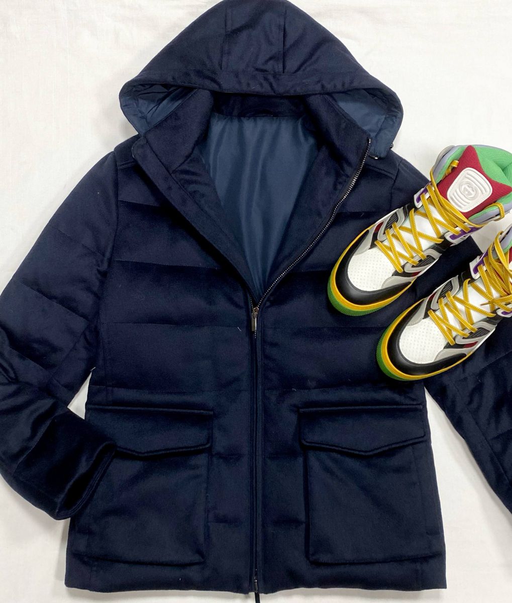 #mechtamen Пуховик Atelier размер 48 цена 46 965 руб
Кроссовки Gucci размер 46 цена 15 655 руб