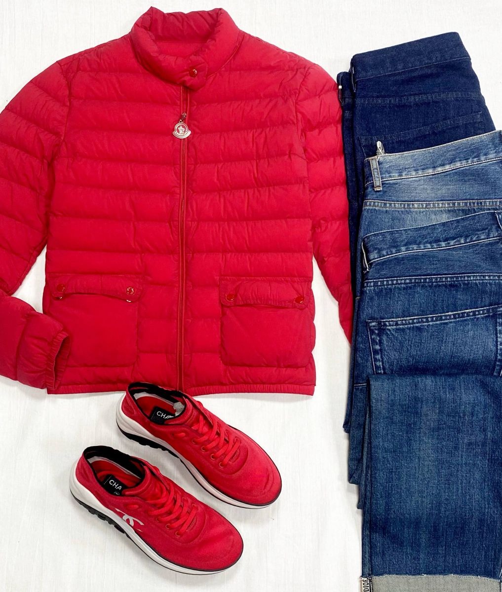 Куртка Moncler размер 2 цена 23 483 руб
Джинсы Christian Dior размер 36/38 цена от 15 655 руб до 23 483 руб
Кроссовки Chanel размер 38.5 цена 70 448 руб