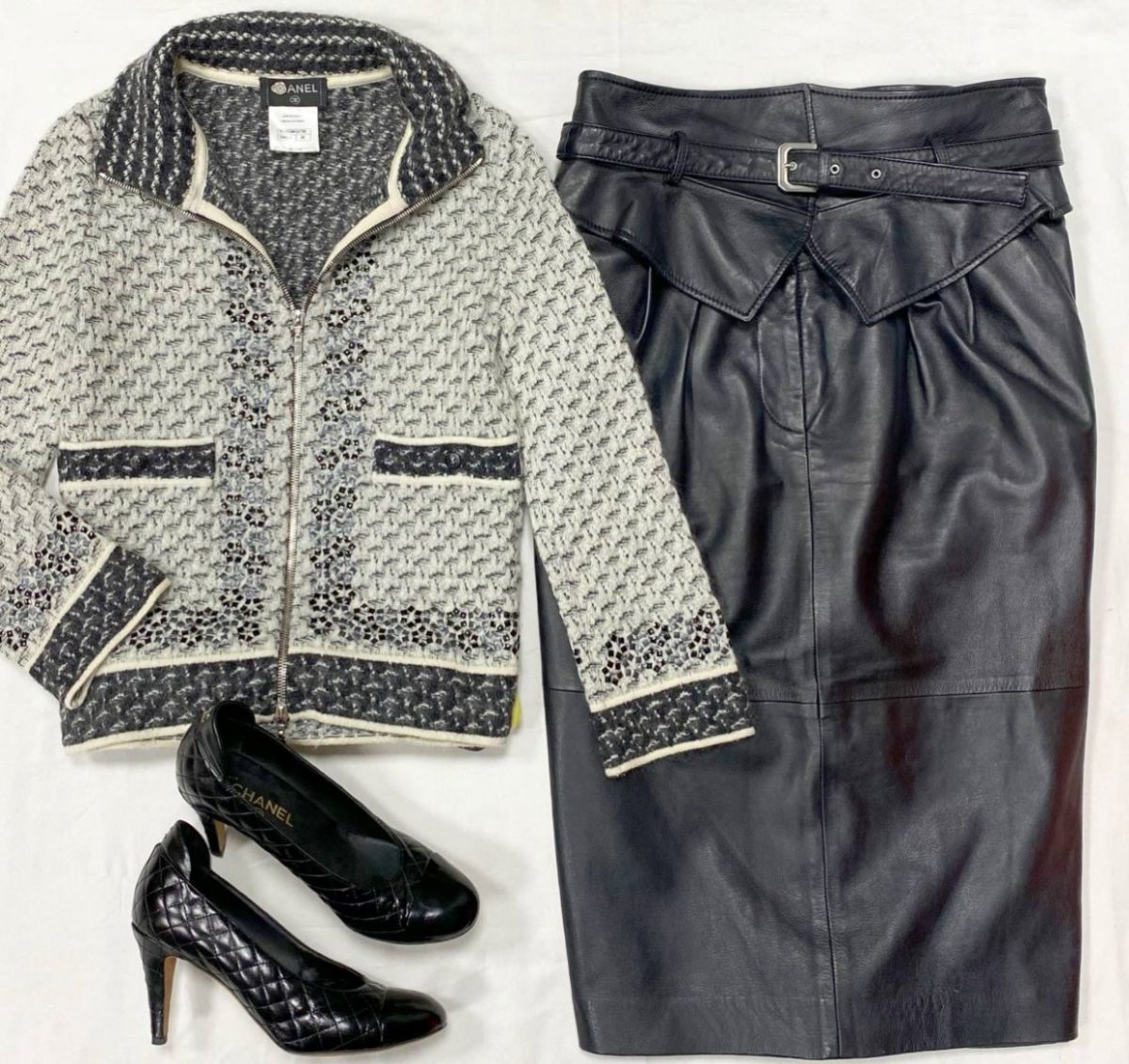 Юбка / кожа / Alberta Ferretti размер 48 цена 30 770 руб 
Кардиган Chanel размер 36 цена 46 155 руб 
Туфли Chanel размер 40 цена 23 078 руб
