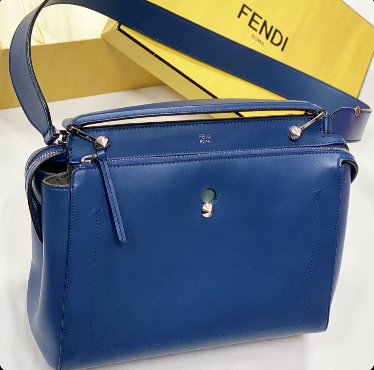 Сумка Fendi размер 30/20 цена 53 847 руб 