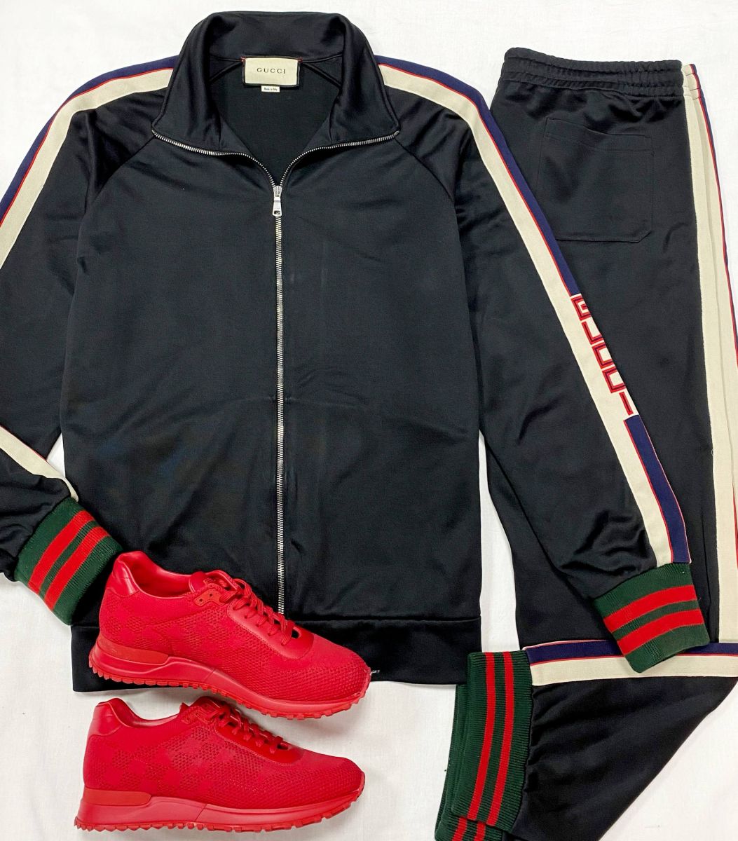 #mechtamen Костюм Gucci размер XXL цена 31 310 руб 
Кроссовки Louis Vuitton размер 40 цена 31 310 руб 
