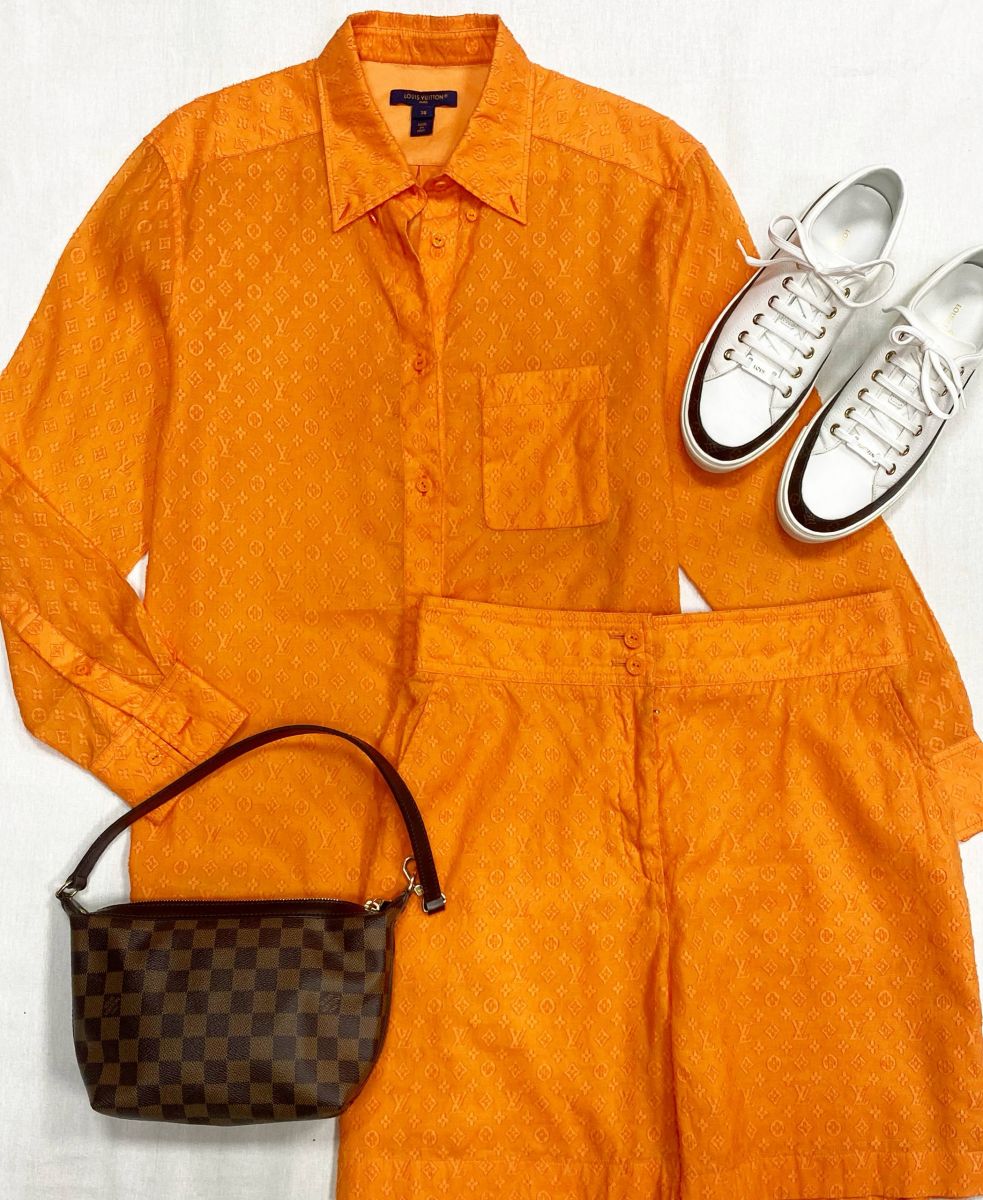 Костюм Louis Vuitton размер 38 цена 140 895 руб
Кеды Louis Vuitton размер 38 цена 46 965 руб
Сумка Louis Vuitton 