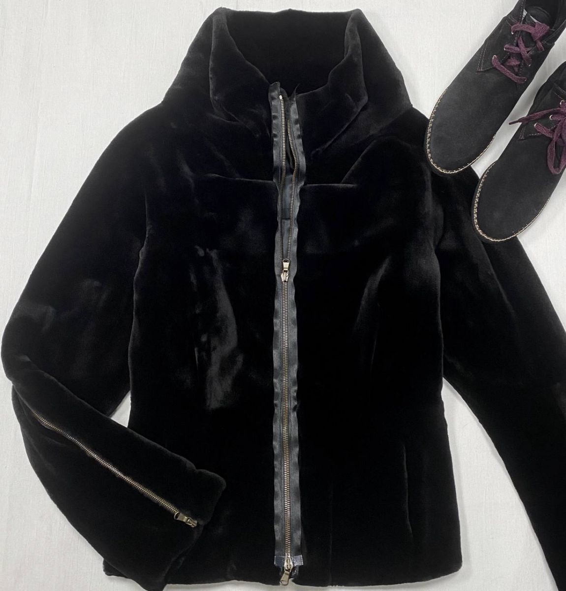 Шуба / мех стриженой норки / отделка крокодил / размер 40 цена 86 103 руб