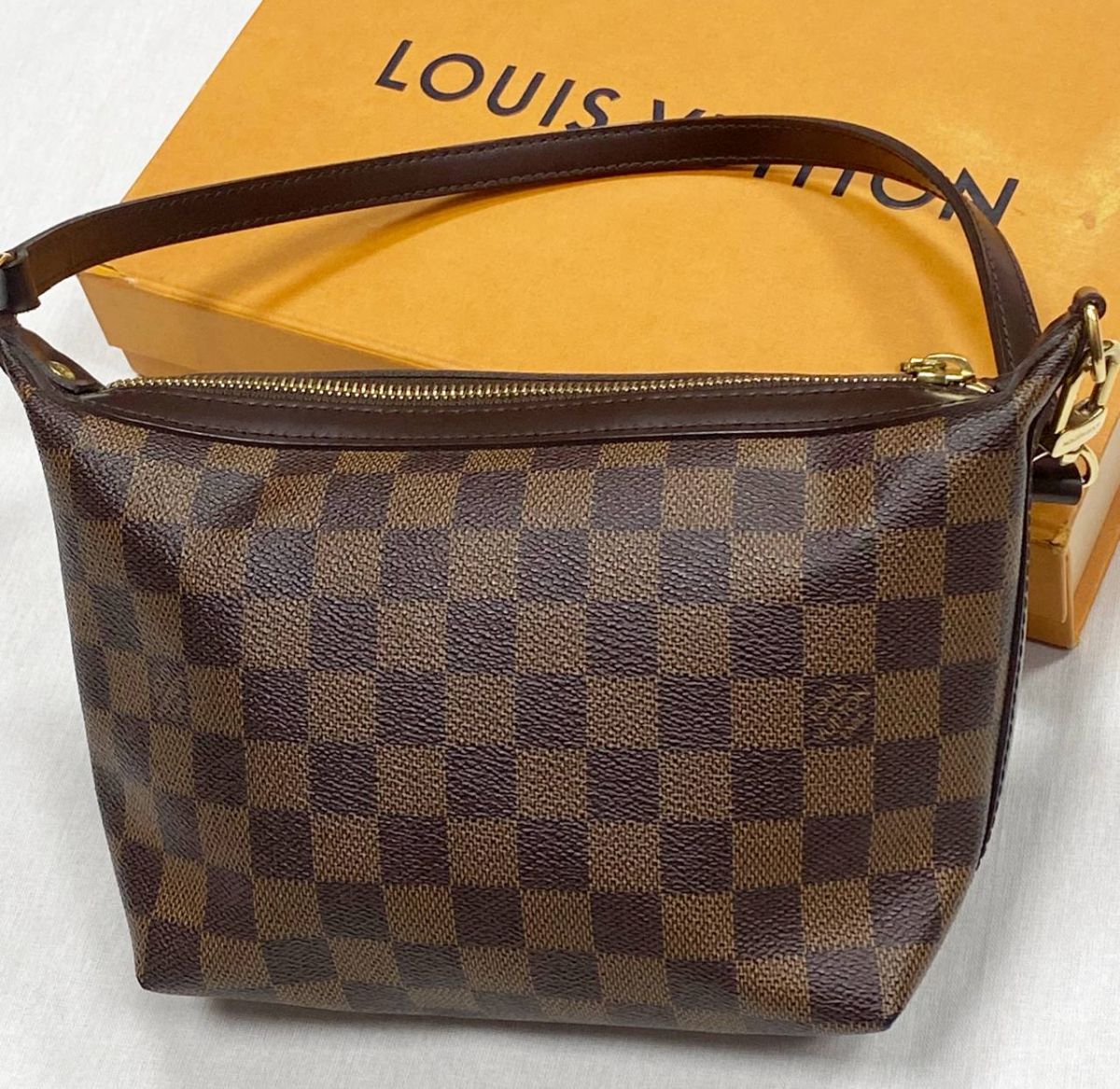 Сумочка Louis Vuitton размер 20/15 цена 46 965 руб
