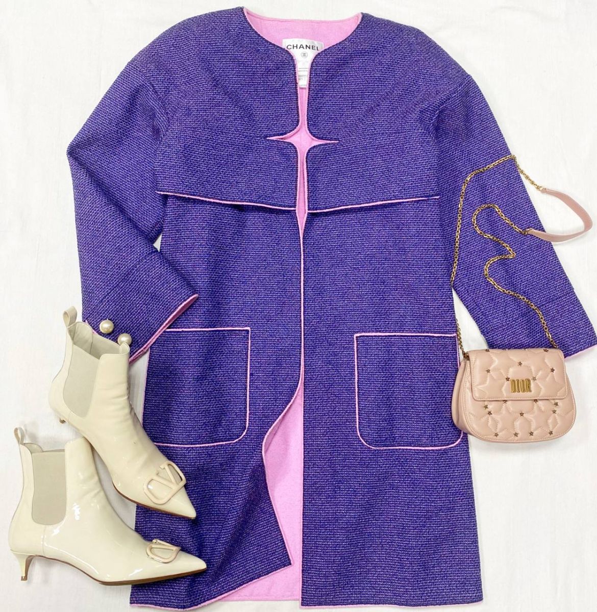 Пальто Chanel размер 36 цена 156 550 руб Ботильоны Valentino размер 38 цена 31 310 руб Сумочка Christian Dior