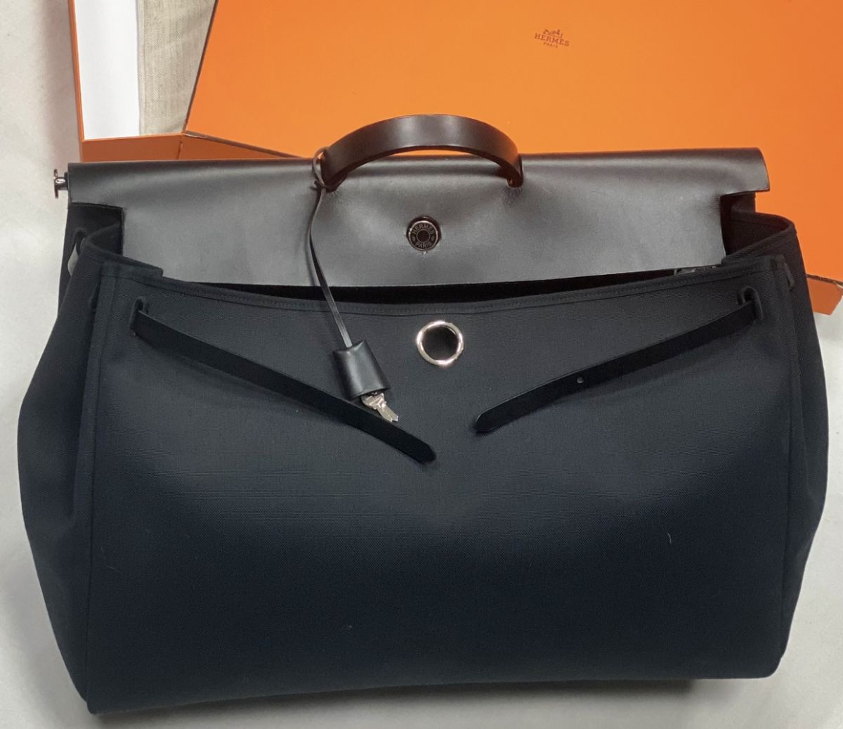 
Сумка Hermès размер 50/32 цена 266 135 руб 