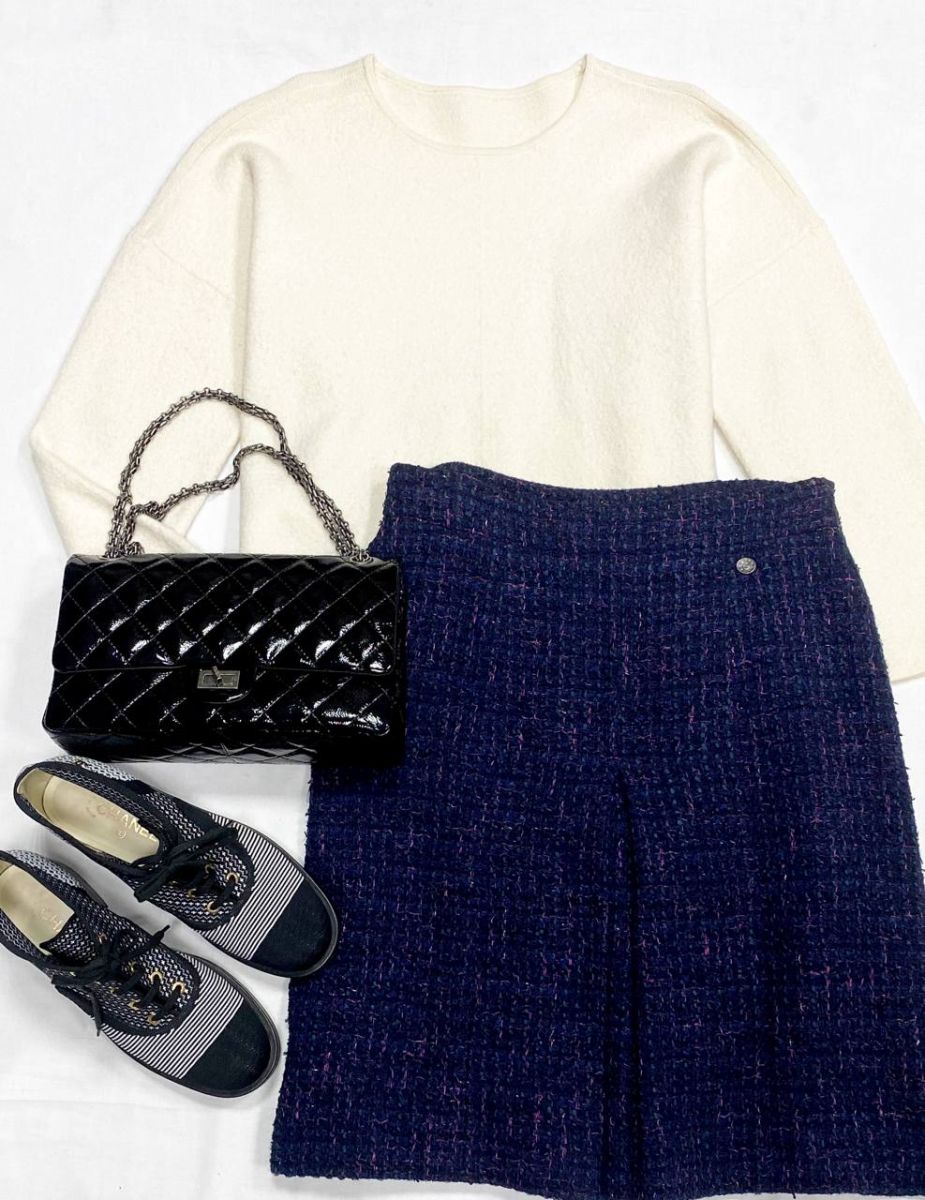 Юбка /твид/ Chanel размер 42 цена 31 310 руб
Кофта Toteme размер M цена 10 959 руб
Ботинки Chanel размер 41 цена 36 006 руб
Сумка Chanel