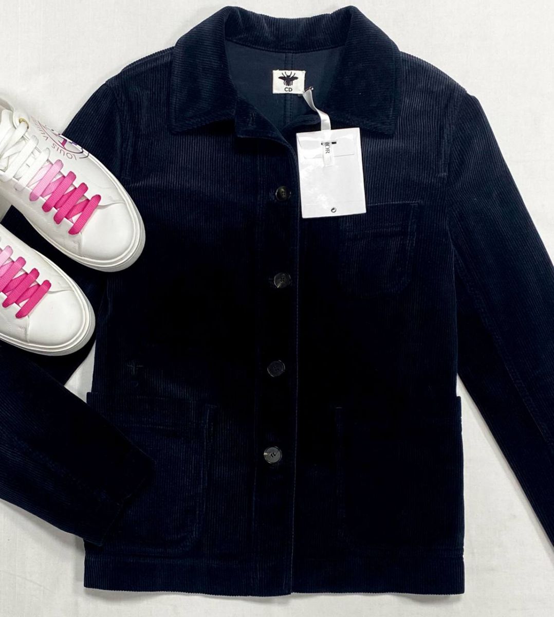 Жакет / вельвет/ Christian Dior размер 38 цена 62 620 руб/ с биркой/
Кеды Louis Vuitton размер 39 цена 62 620 руб