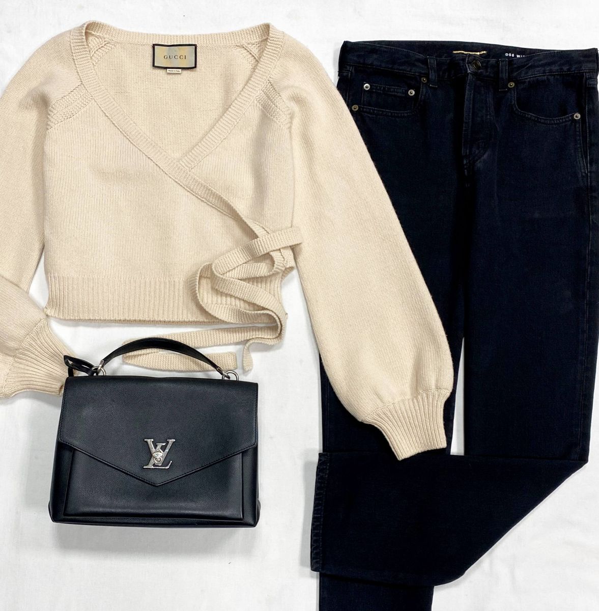 Кофта Gucci размер 38 цена 31 310 руб
Джинсы Saint Laurent размер 30 цена 31 310 руб
Сумка Louis Vuitton 
