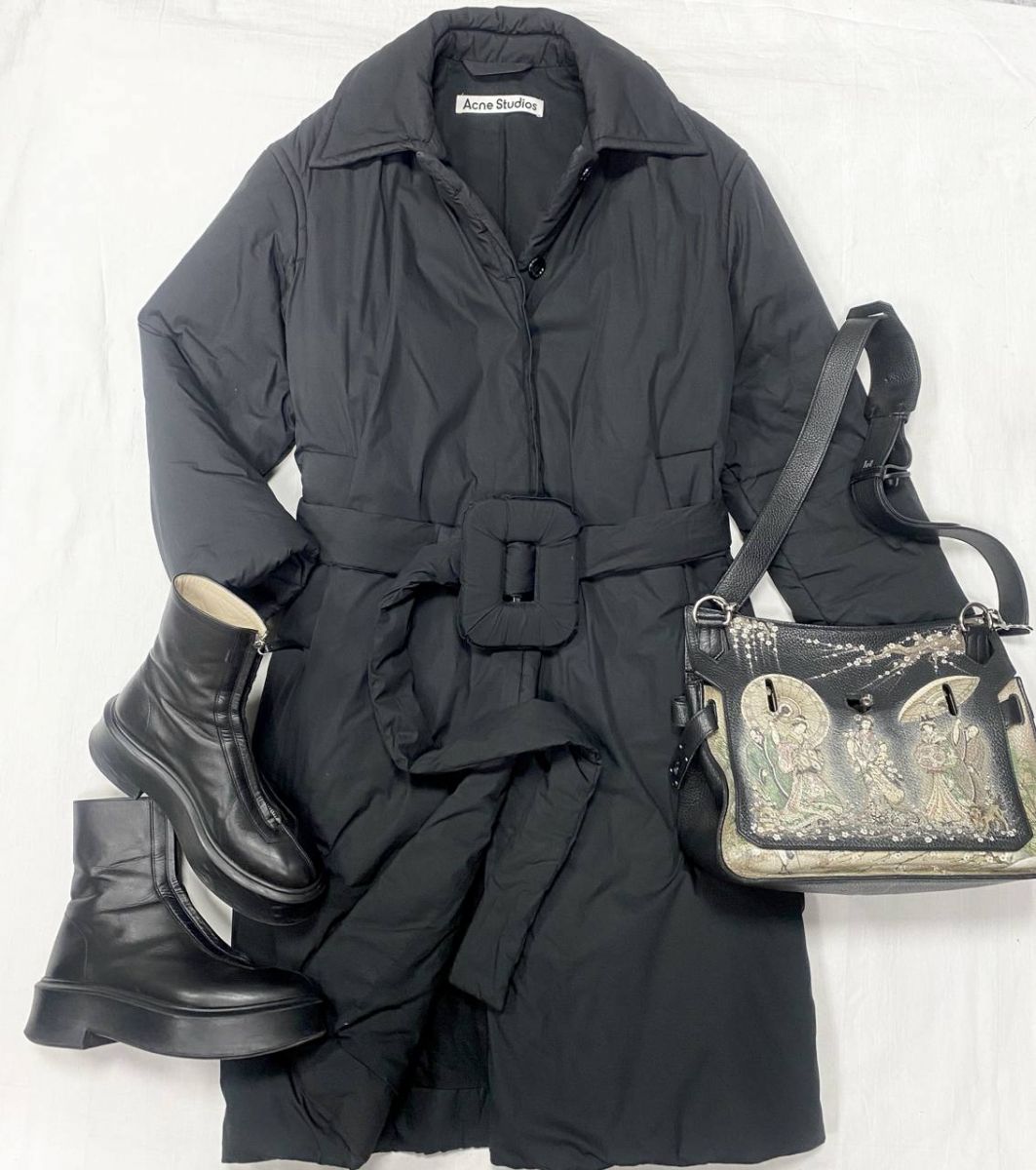 Пуховик Acne Studios размер XXS цена 46 965 руб Ботинки The Row размер 39.5 цена 54 793 руб Сумка Hermès