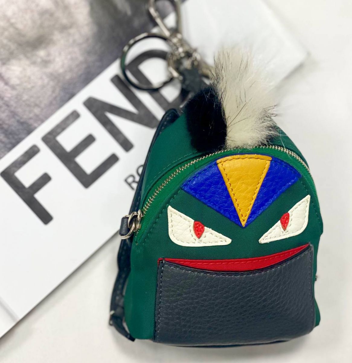 Брелок Fendi цена 15 655 руб 