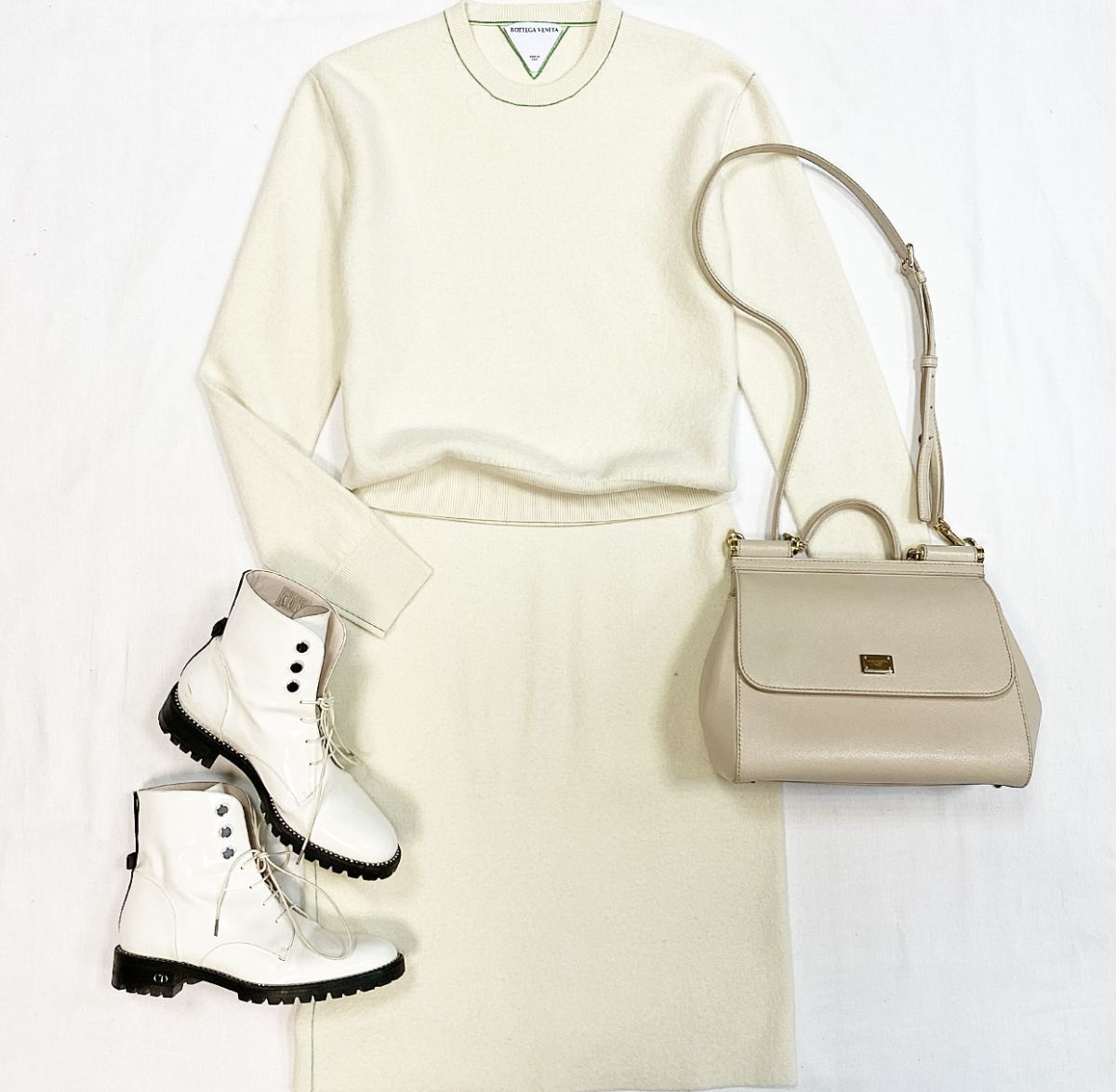 Костюм Bottega Veneta размер XS цена 46 155 руб Ботинки Christian Dior размер 37 цена 18 463 руб