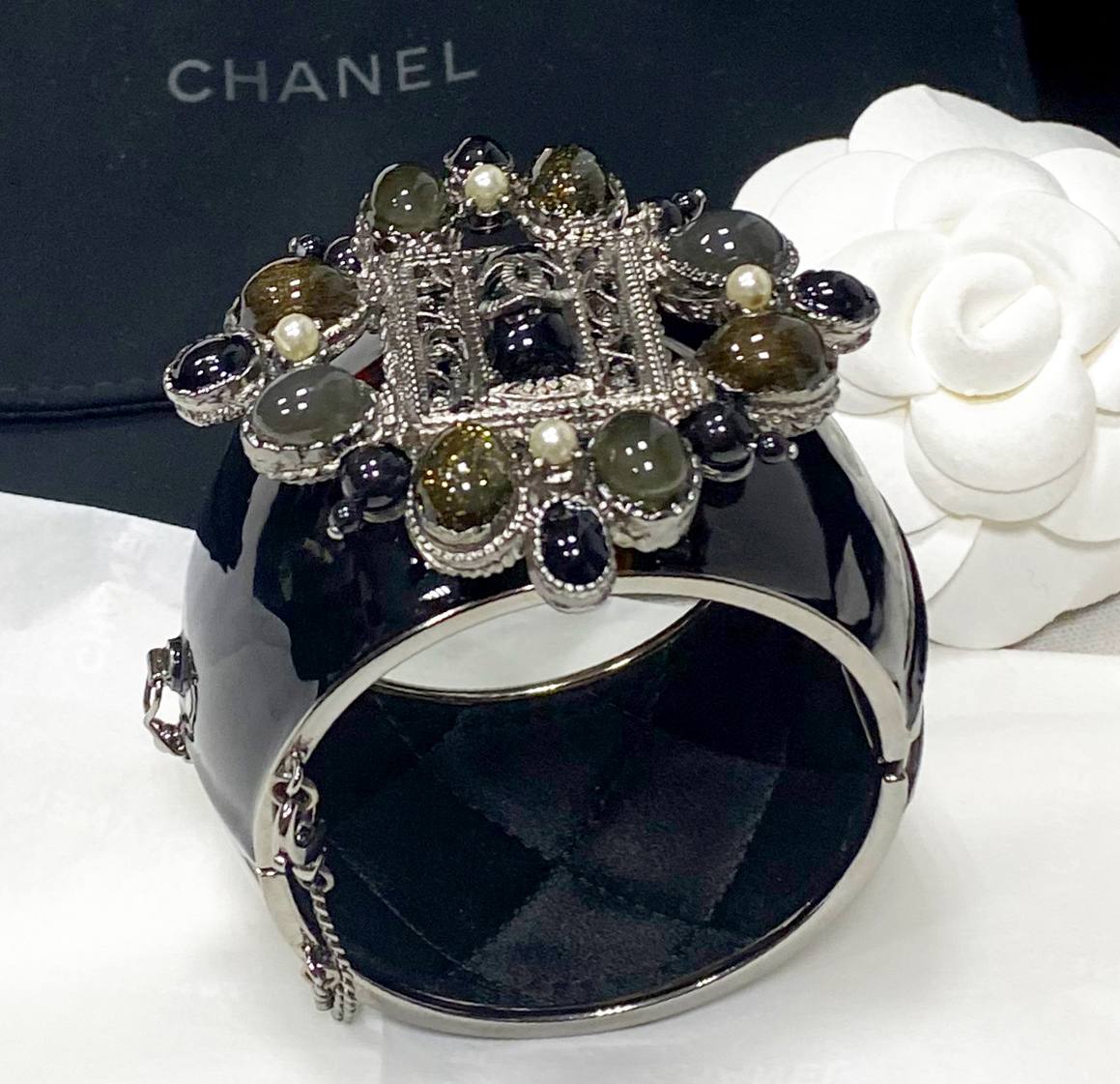 Браслет Chanel цена 109 585 руб