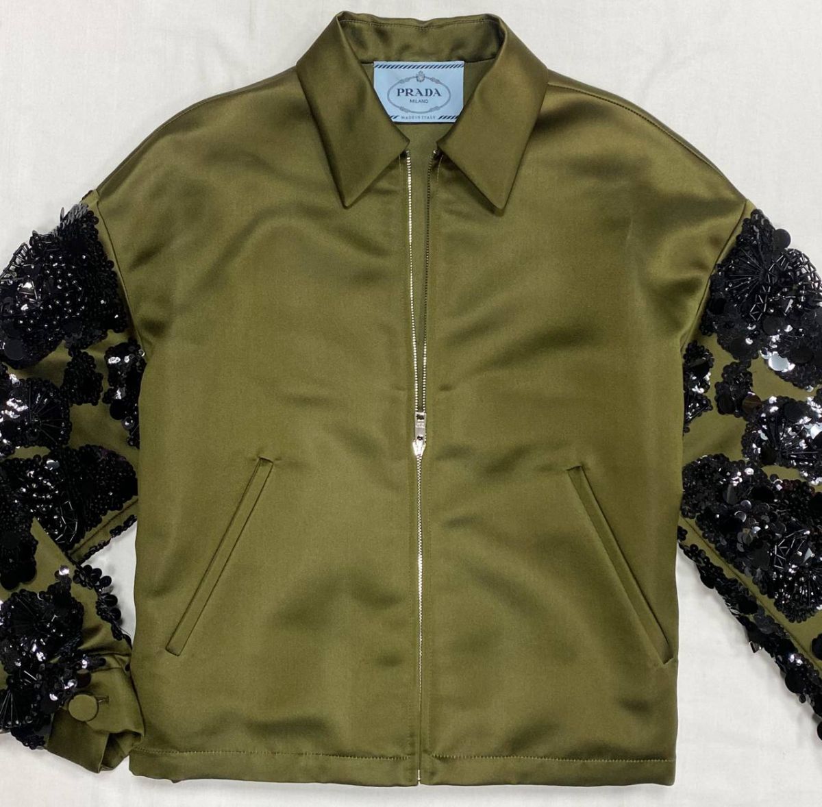 Куртка / пайетки/ Prada размер 38 цена 78 275 руб