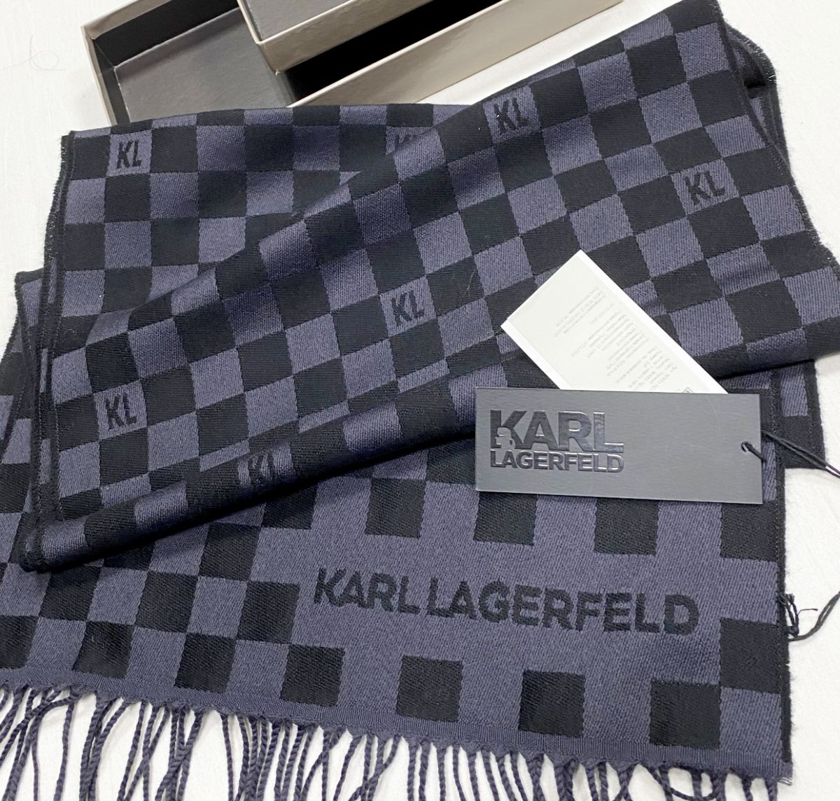#mechtamen Шарф Karl Lagerfeld цена 4 697 руб / новый с биркой / 