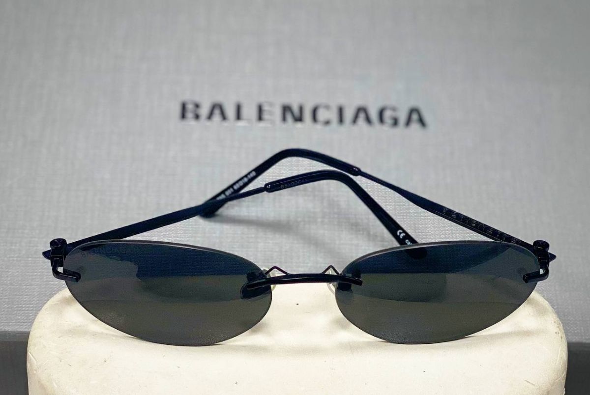Очки Balenciaga цена 15 655 руб 