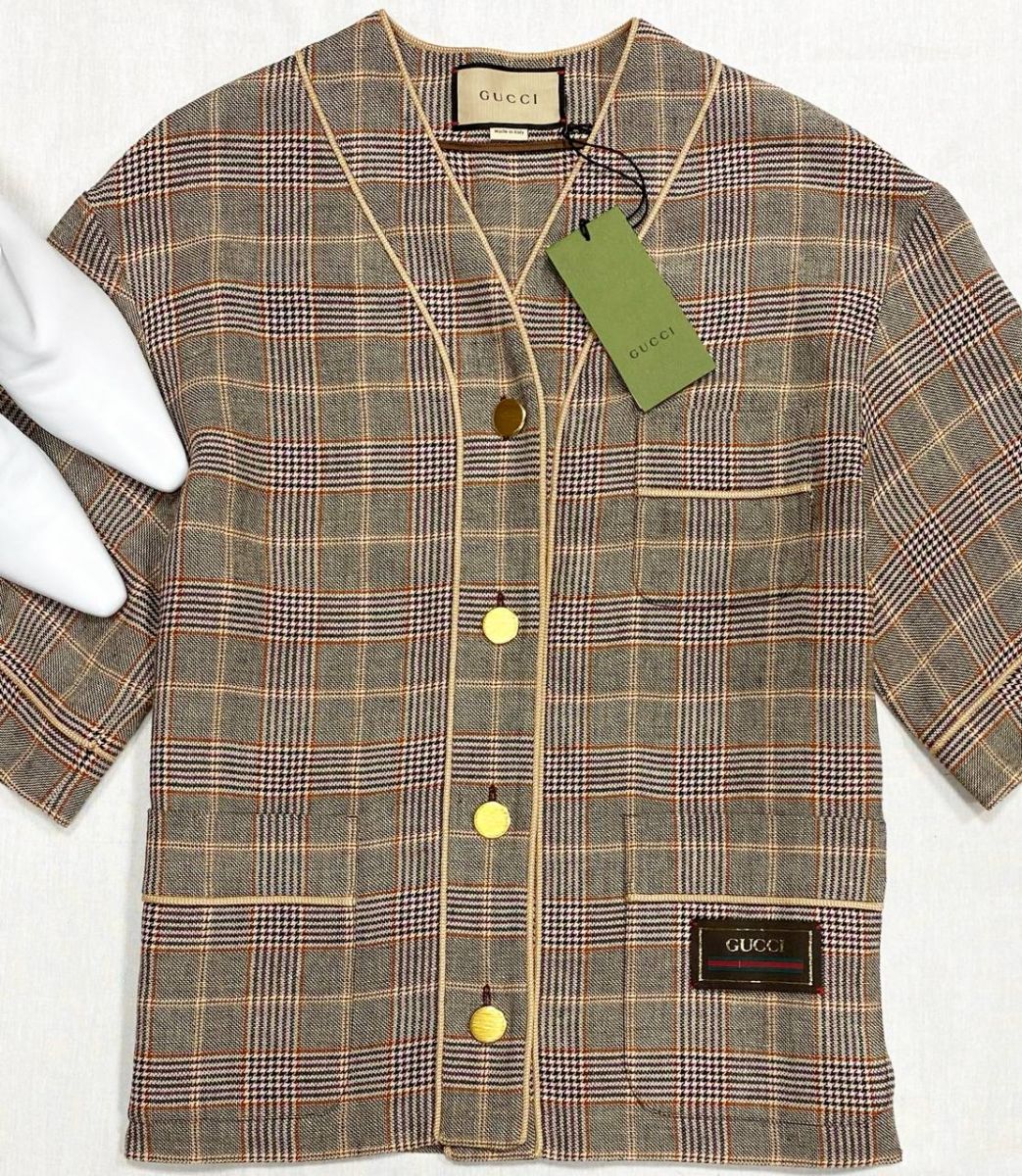 Жакет Gucci размер 38 цена 125 240 руб/ с биркой/
Сабо Bottega Veneta размер 39.5 цена 31 310 руб