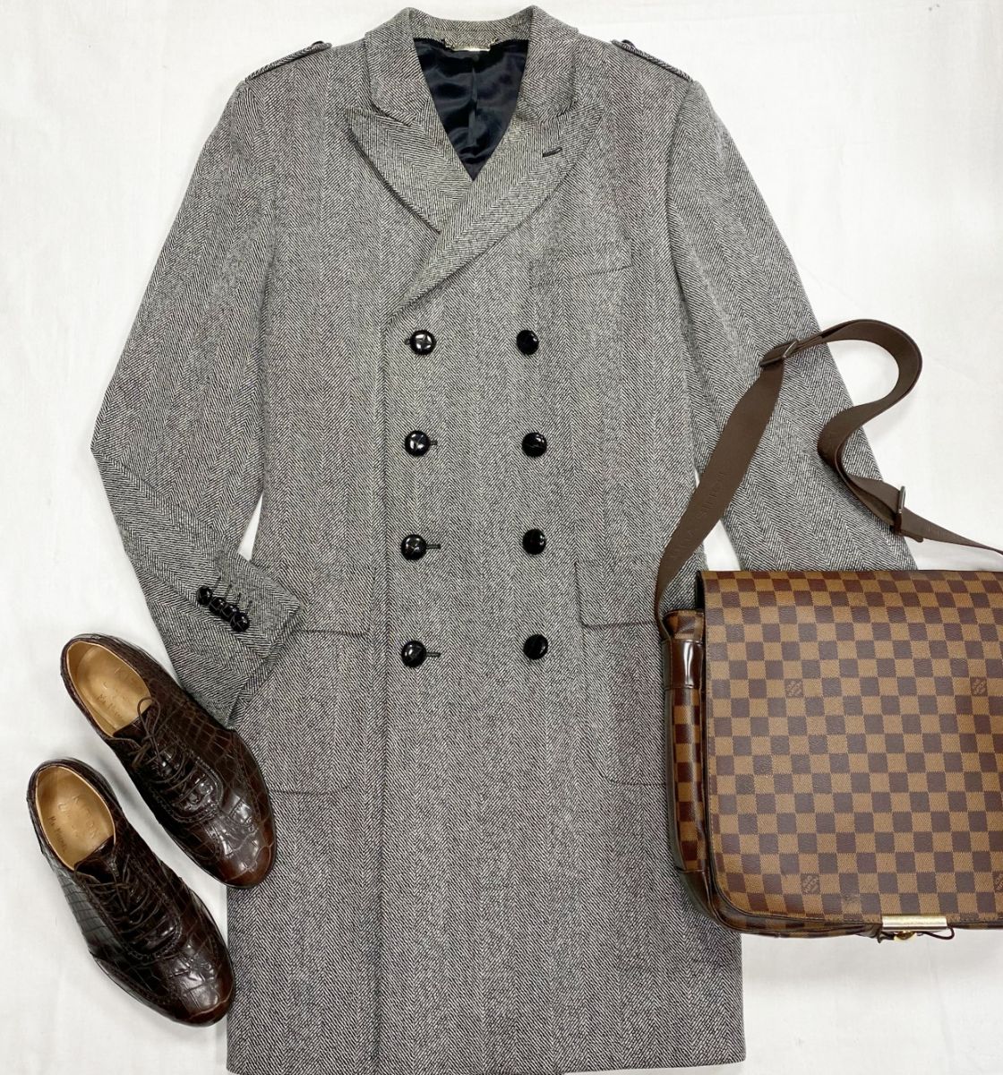 #mechtamen Пальто Dolce Gabbana размер 50 цена 23 483 руб 
Ботинки / крокодил / Kiton размер 40 цена 39 138 руб 
Сумка Louis Vuitton 