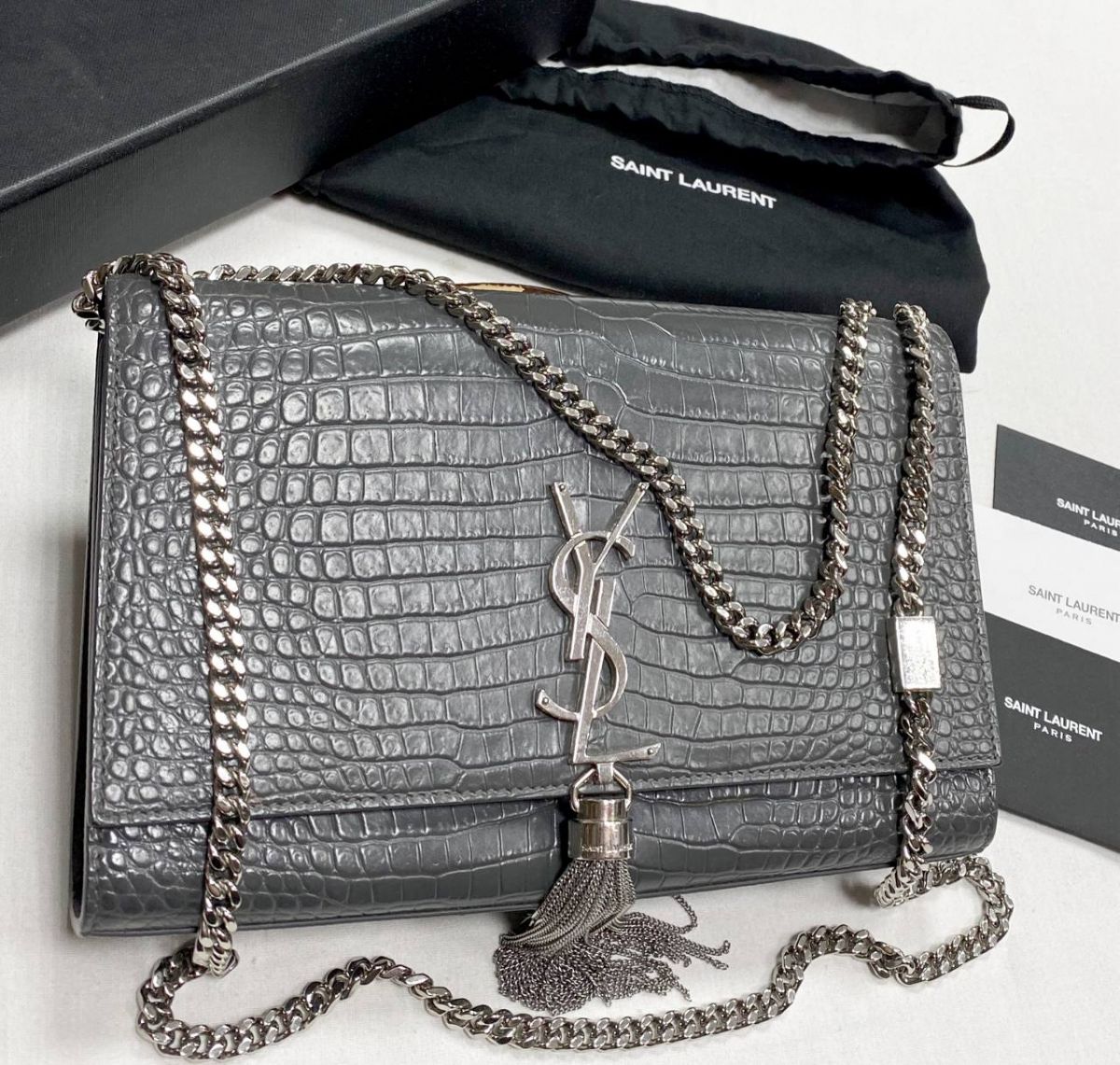 Сумка Saint Laurent размер 25/15 цена 109 585 руб / карточки /