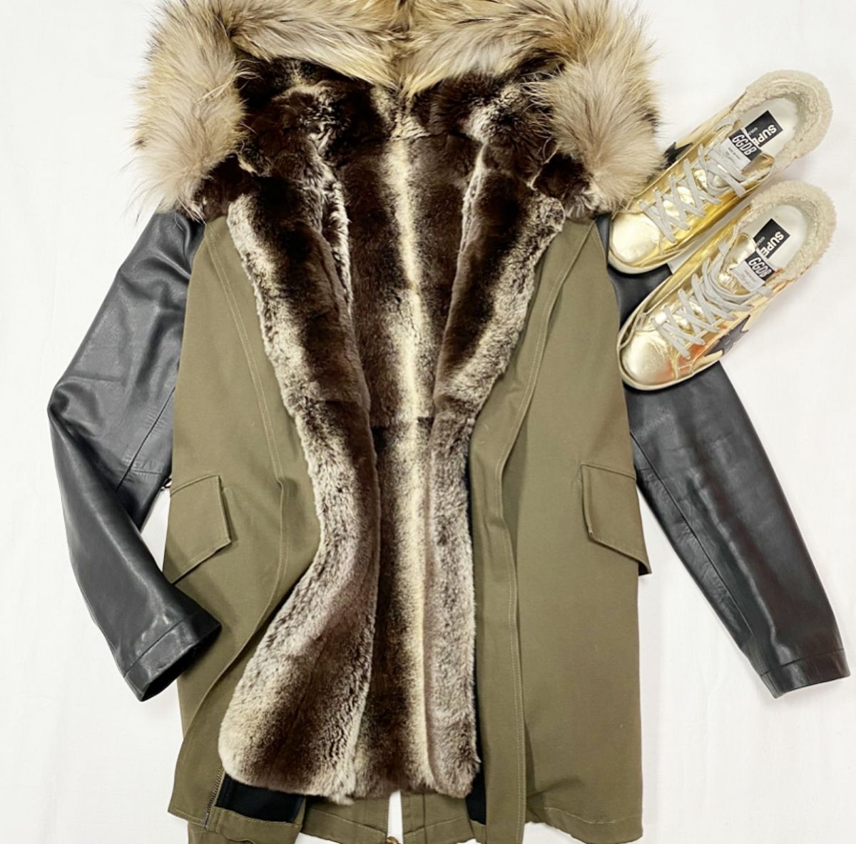 Парка / на меху / отделка кожи / Forte Couture размер 44 цена 38 463 руб Кеды Golden Goose размер 39 цена 15 385 руб