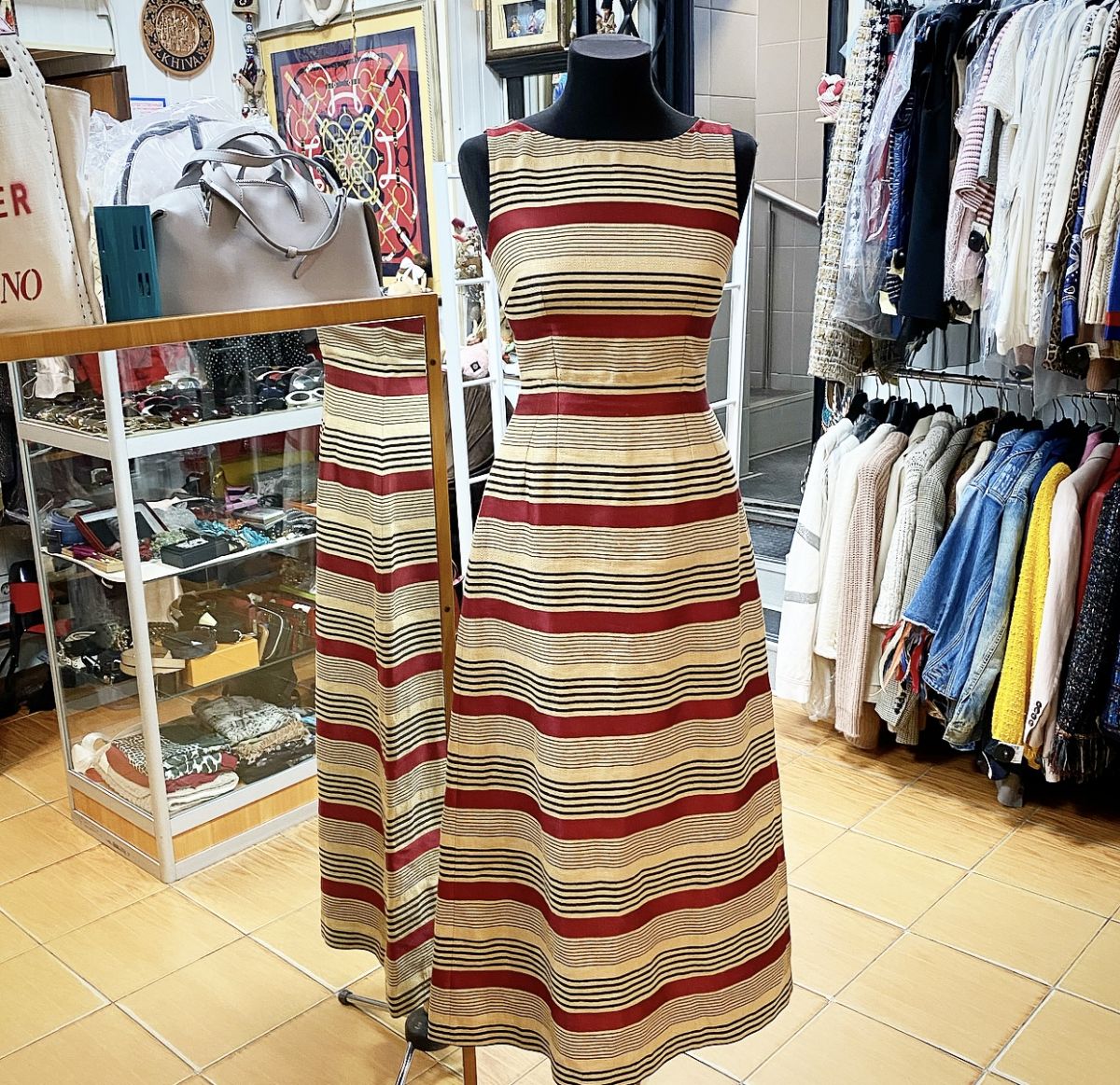 Платье Dolce Gabbana размер 40 цена 15 385 руб 