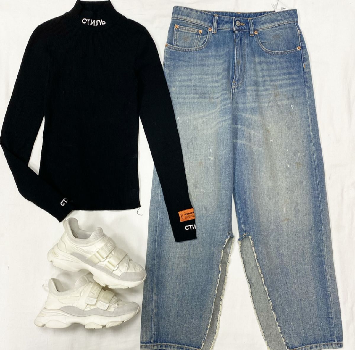 Водолазка Heron Preston размер S цена 7 693 руб Джинсы Maison Martin Margiela размер 42 цена 15 385 руб Кроссовки Christian Dior размер 37.5 цена 38 462 руб