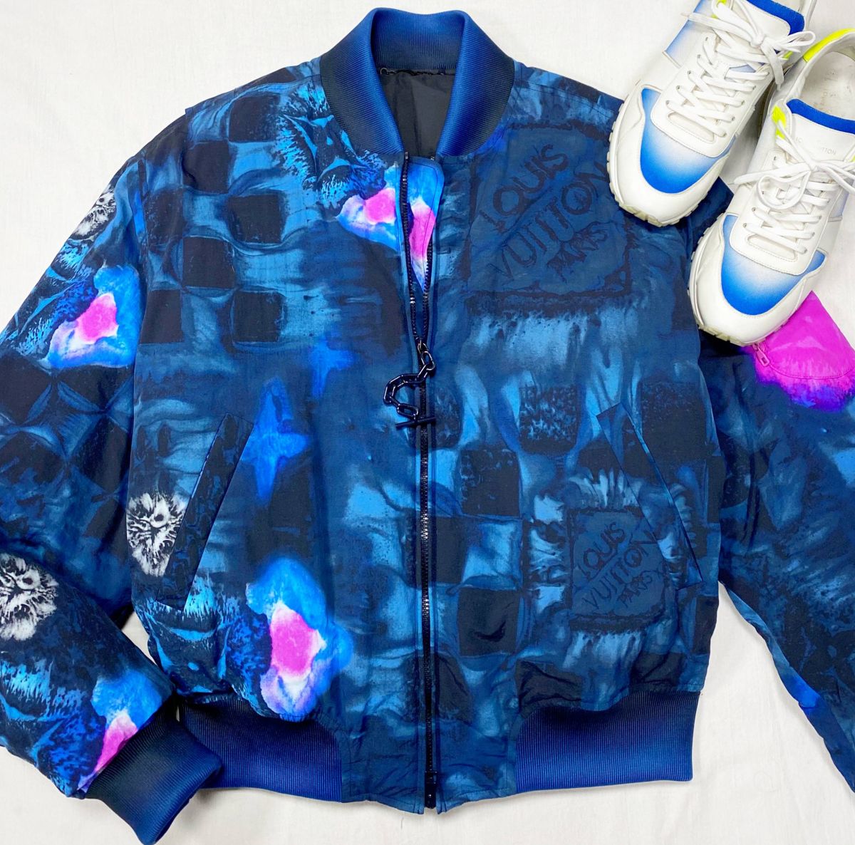 #mechtamen Бомбер Louis Vuitton размер L цена 78 275 руб 
Кроссовки Louis Vuitton размер 42.5 цена 23 483 руб