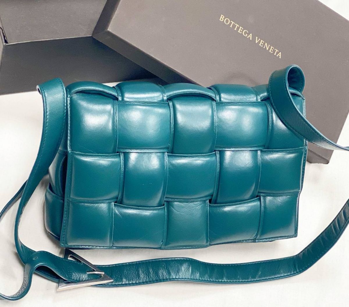 Сумка Bottega Veneta размер 25/15 цена 109 585 руб