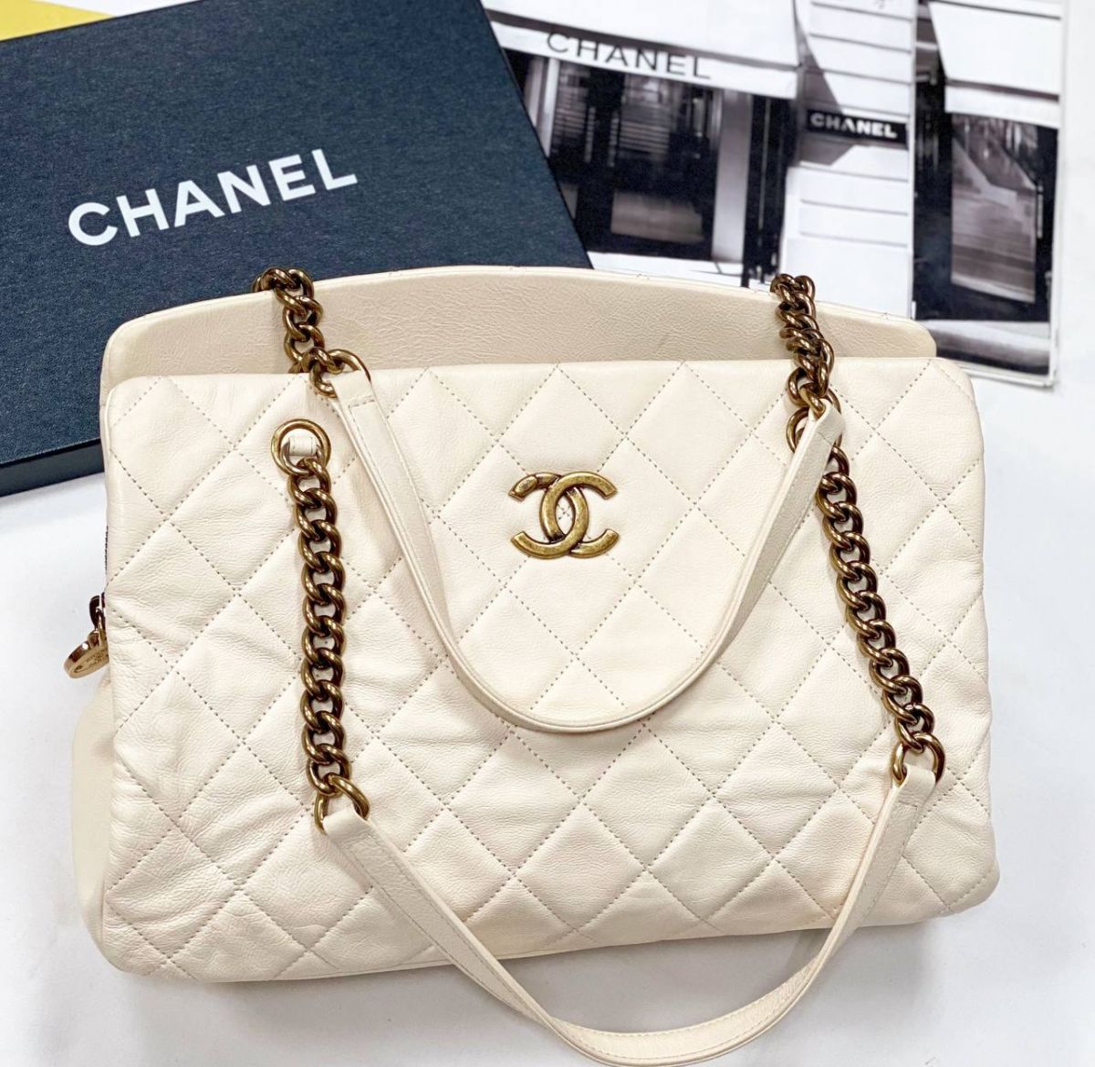 Сумка Chanel размер 30/20 цена 140 895 руб 