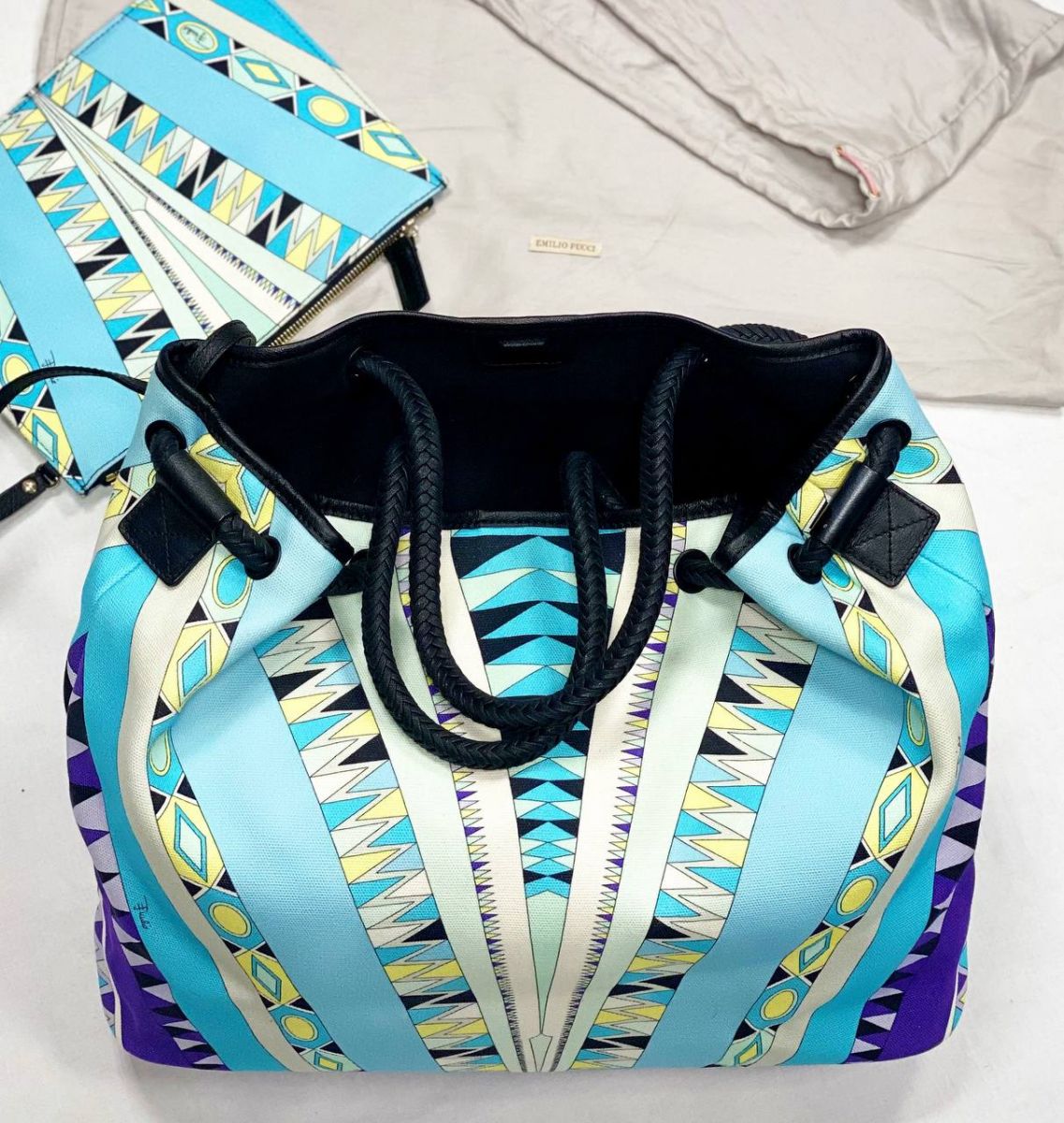 Сумка Emilio Pucci размер 40/35 цена 15 655 руб