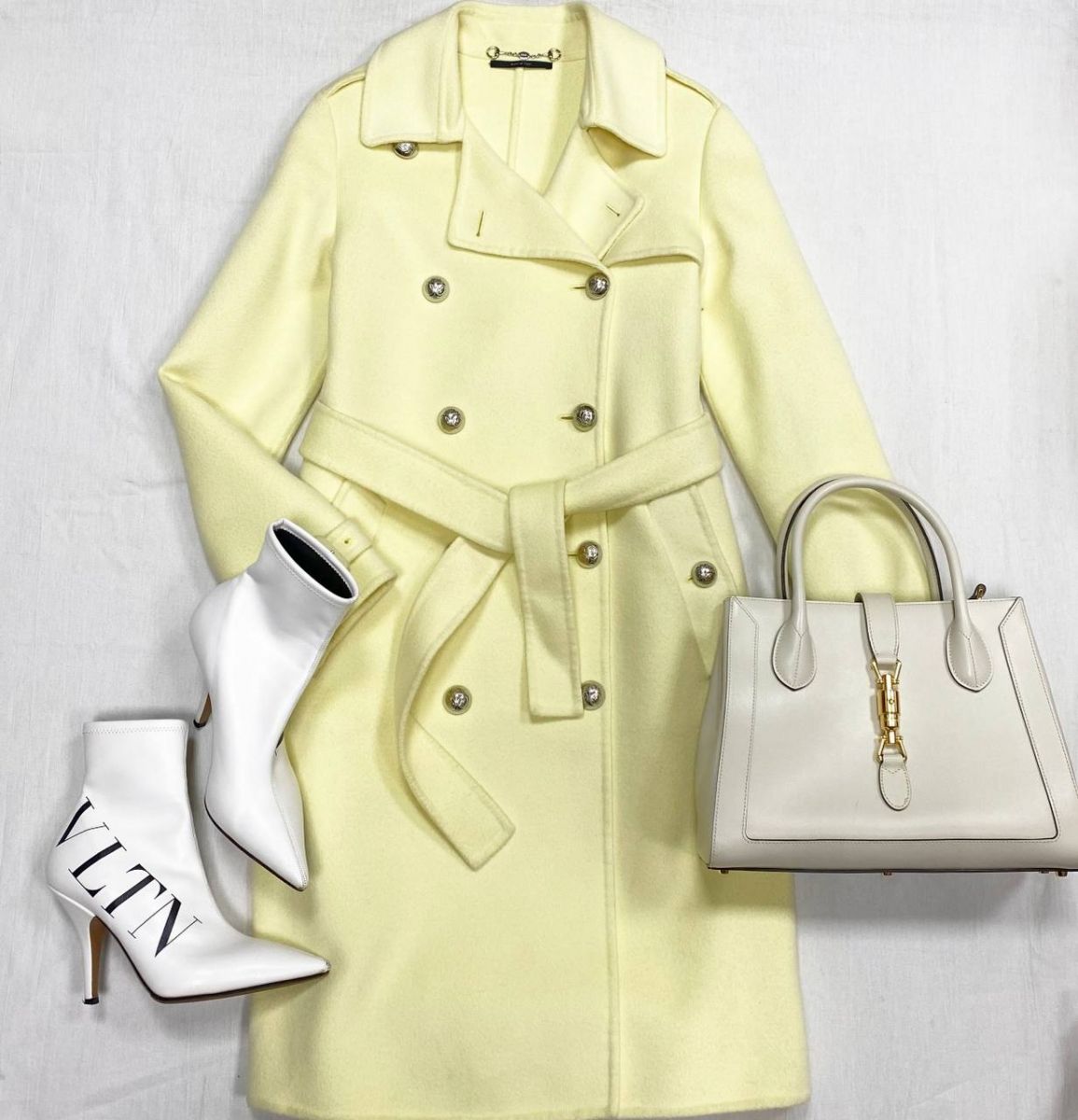 Пальто Gucci размер 40 цена 46 965 руб Ботильоны Valentino размер 38 цена 23 483 руб Сумка Gucci