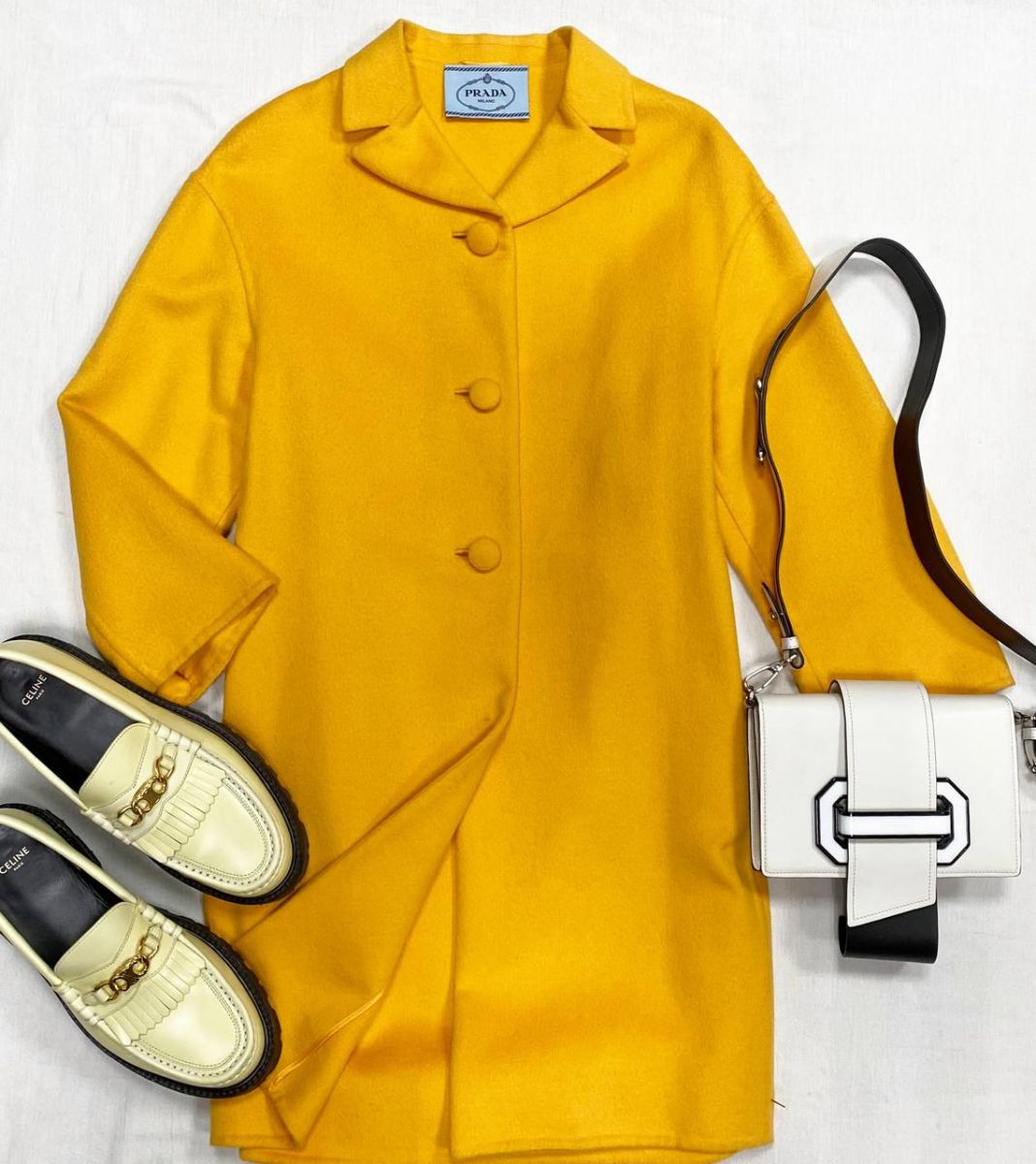 Пальто Prada размер 38 цена 39 138 руб Лоферы Celine размер 41 цена 39 138 рубСумка Prada