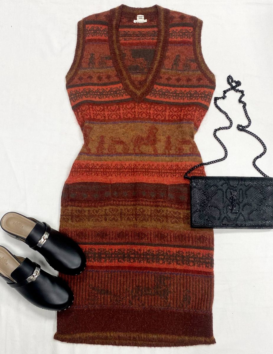 Платье Hermes размер 36 цена 78 275 руб
Сабо Hermes размер 39 цена 78 275 руб
Сумка Saint Laurent 