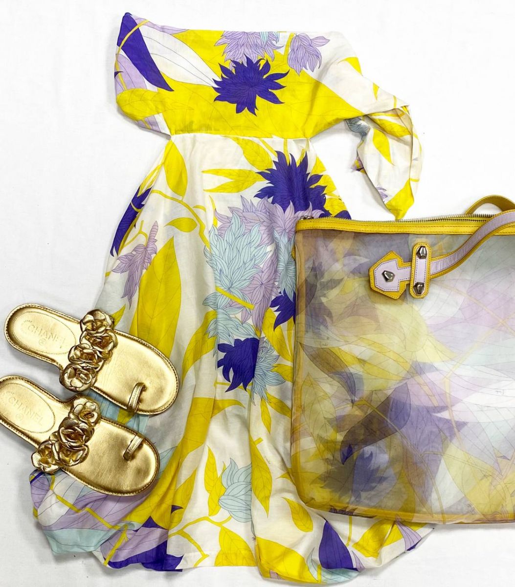 Сарафан + Сумка Emilio Pucci цена 12 524 руб
Сабо Chanel размер 38 цена 23 483 руб