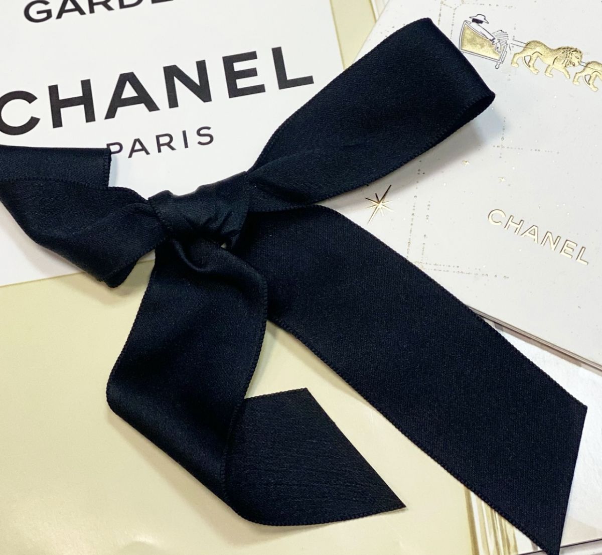 Брошка Chanel цена 15 385 руб 