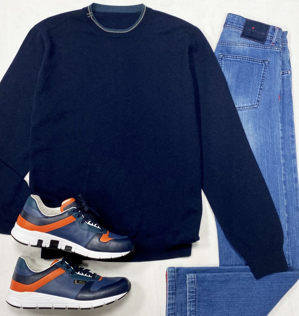 #mechtamen Джемпер / кашемир / Hermès размер 52 цена 18 786 руб 
Джинсы Kiton размер 34 цена 10 959 руб 
Кроссовки Gucci размер 44 цена 23 483 руб