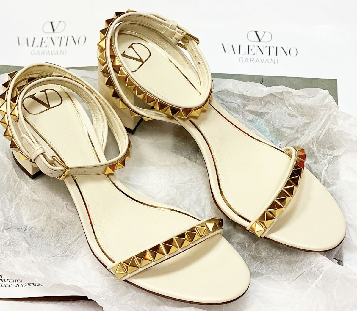 Босоножки Valentino размер 39.5 цена 29 232 руб / новые / 