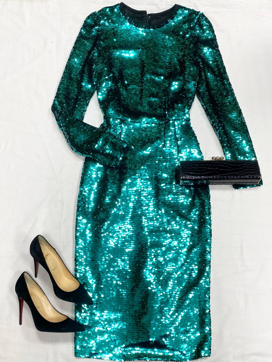 Платье/ пайетки/ Dolce Gabbana размер 42 цена 93 930 руб
Туфли Louboutin размер 37.5 цена 23 483 руб