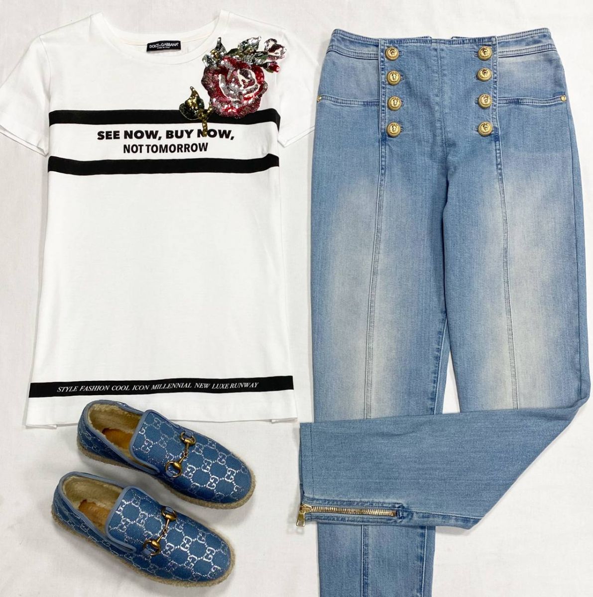 Футболка /пайетки/ Dolce Gabbana размер 38 цена 23 483 руб
Джинсы Balmain размер 38 цена 23 483 руб
Лоферы Gucci размер 38.5 цена 31 310 руб